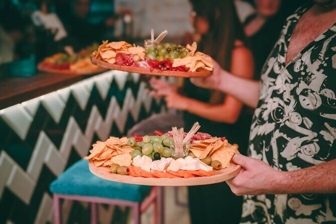 2 Hour Bottomless Brunch Experience with 3 Course Meal And Drinks - The Bottomless Brunch Setup in Kraków (2 Hours, 1 Location, Real Value)