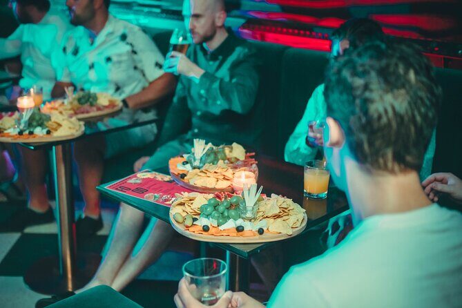 2 Hour Bottomless Brunch Experience with 3 Course Meal And Drinks - The Role of the Guide: English, Energy, and Local-Friendly Conversation