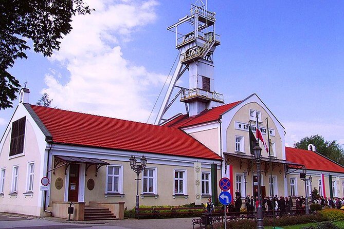 Auschwitz-Birkenau and Salt Mine Full day tour - Transport Between Sites: Why the Transfer Is Included