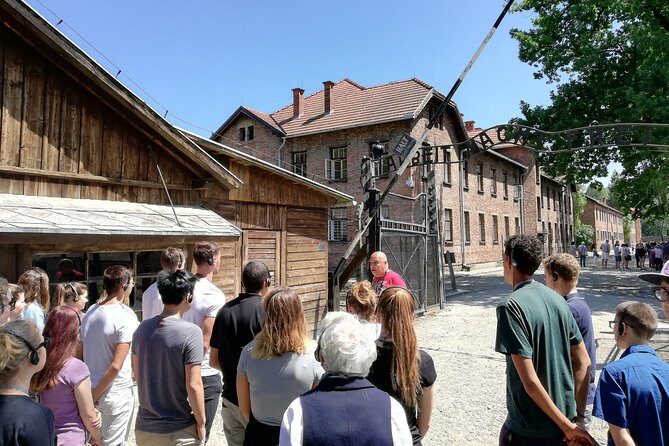 Auschwitz-Birkenau: Fast-Track Ticket & Guided Tour No Transfers - Getting to the starting point vs. getting between camps