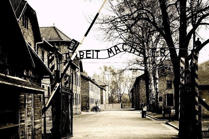 Auschwitz-Birkenau guided tour & skip the line Tickets & Transfer - What to bring so your day goes smoothly