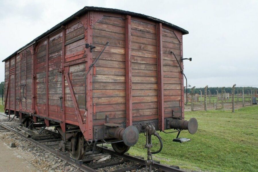 Auschwitz-Birkenau Guided Tour & Transfer from Krakow - Price and value: is $34 a fair deal for this kind of day?