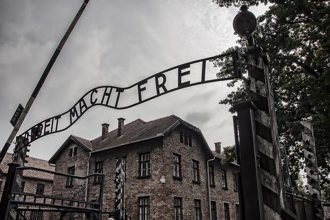 Auschwitz-Birkenau Private Tour from Krakow - Entering the museum grounds: what the guided visit actually covers