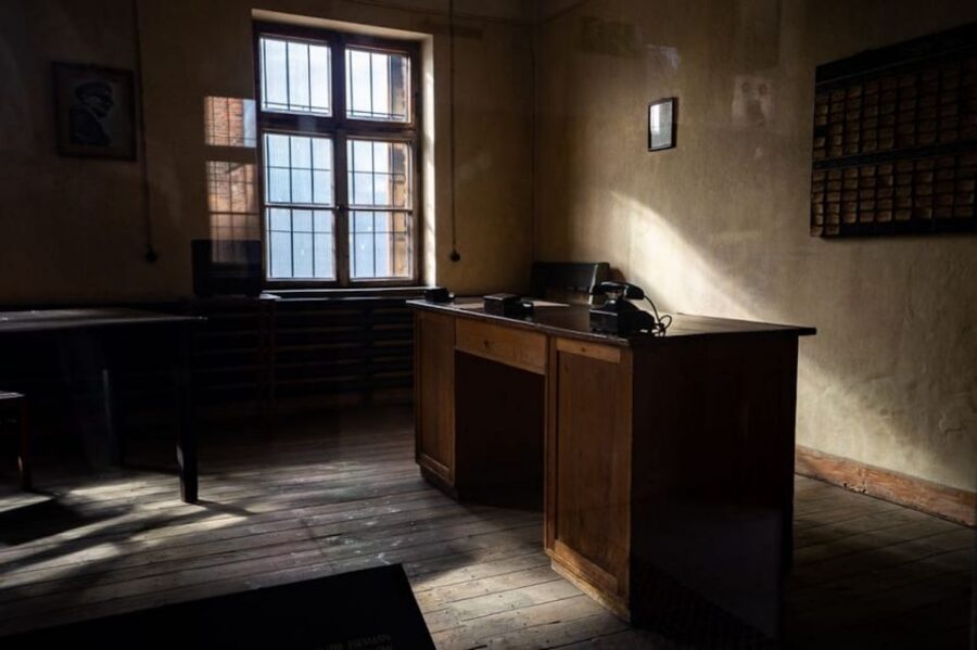 Auschwitz-Birkenau Skip-the-Line Ticket and Guided Tour - Who should book this Auschwitz-Birkenau skip-the-line tour