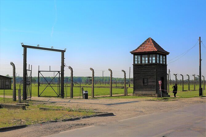 Auschwitz-Birkenau Tour with Private Transport Altenative Tour - Oświęcim: the extension area, mass grave, and final execution sites