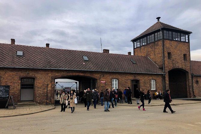 Auschwitz - Birkenau Tour with Private Transport from Krakow - Private transfer from Krakow at 7:00 am: why timing matters