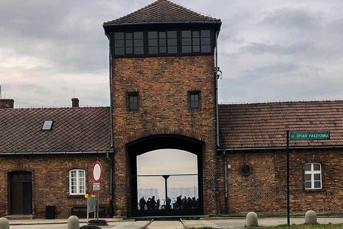 Auschwitz - Birkenau Tour with Private Transport from Krakow - The Auschwitz visit: what you’ll actually see at Auschwitz I and Birkenau
