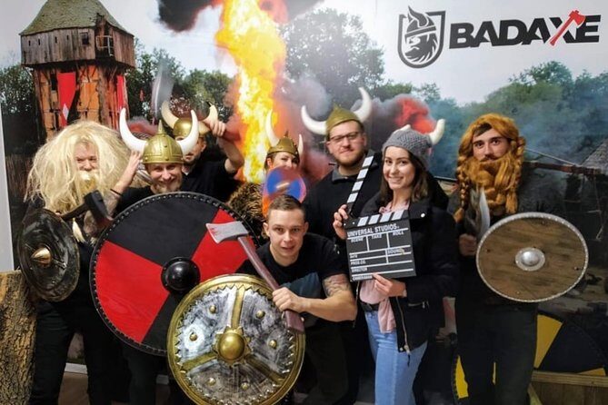 Axe Throwing In Bad Axe Krakow - How the coaching keeps axe throwing safe (and fun)