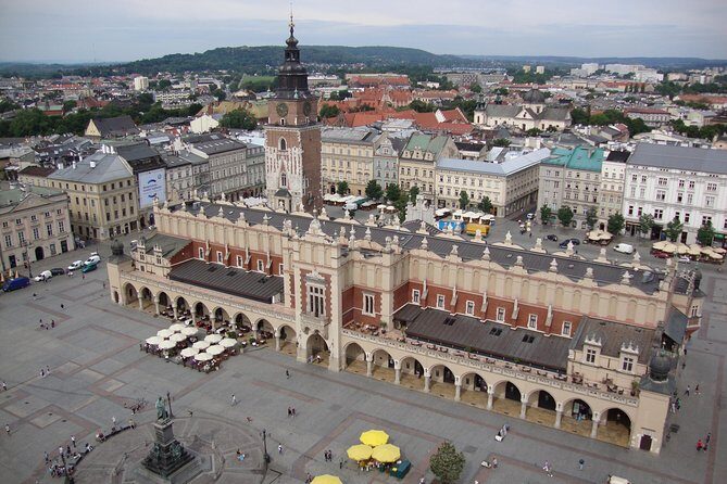 City Tour by electric car- Krakow - Kazimierz Jewish Quarter: Wolnica Square to Remuh Synagogue