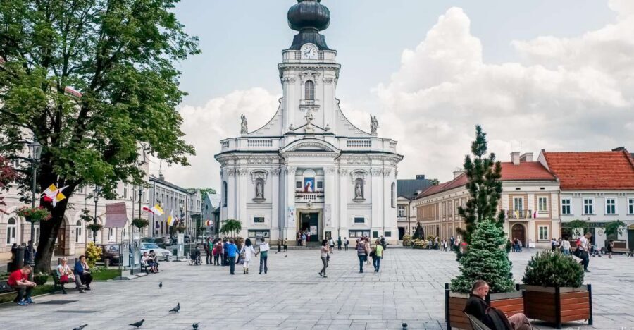 Day Tour: Traces of Pope John Paul II near Krakow - Key highlights at a glance