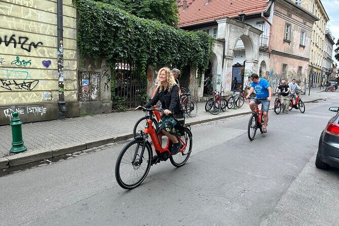 Discover Kraków by Bike with a Dutch guide - Schindler’s List passage and ghetto memorial stops: how the stories connect