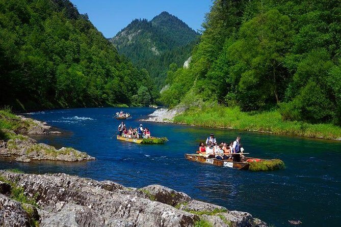 Dunajec River Gorge from Krakow - Getting to the raft docks: Sromowce Nizne and loading day