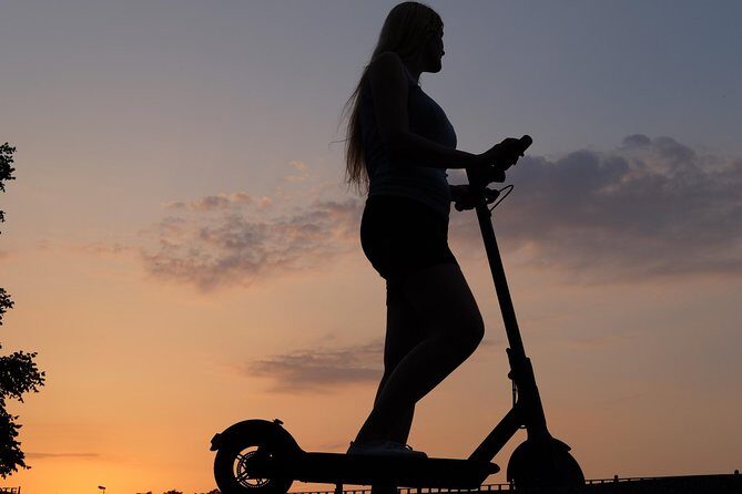 E-Scooter Rental in Krakow for 4 hours - Safety and comfort: helmets, easy controls, and one real caution
