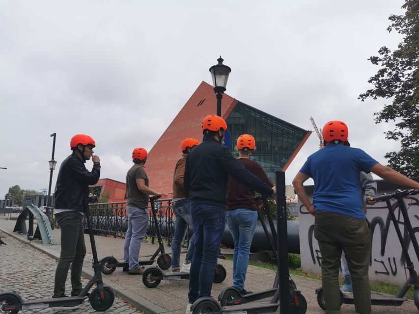 Electric Scooter Tour: Jewish Quarter - 2-Hours of Magic! - Vistula Boulevards and Bernatka’s Footbridge: setting the rhythm