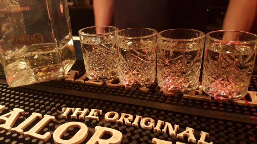 EVERYDAY Krakow Vodka Tasting Tour - Four Pubs and Shot Bars: Four Atmospheres, One Guided Night