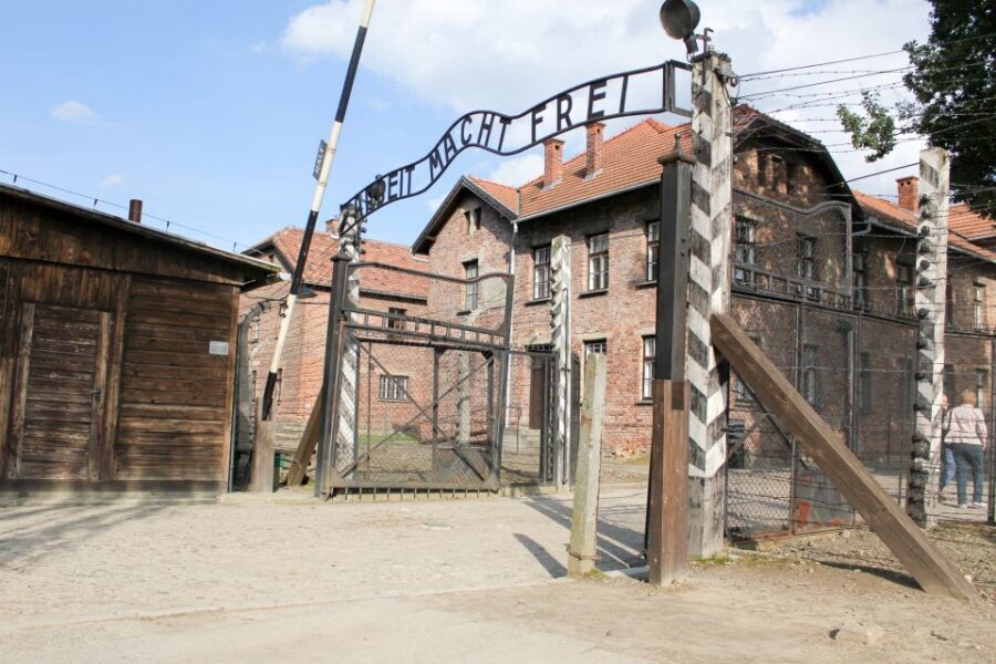 From Kraków: Auschwitz-Birkenau Memorial Guided Tour - Entering Auschwitz-Birkenau with a real guide in English