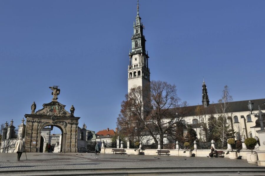 From Krakow: Częstochowa "Black Madonna" Day Tour - Why the Pauline Monastery in Częstochowa is the heart of the day