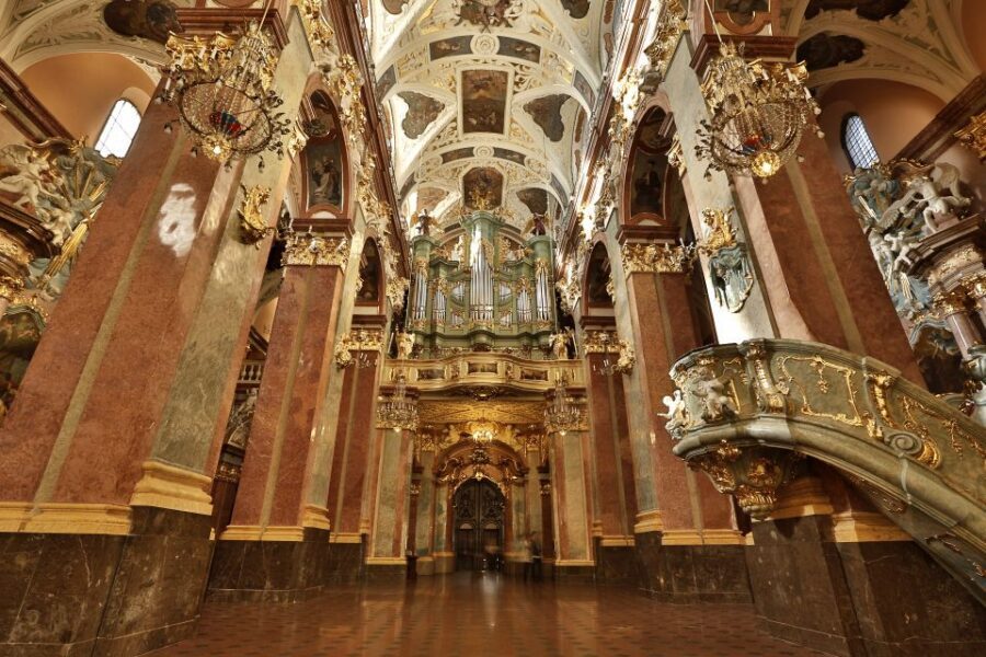 From Krakow: Częstochowa "Black Madonna" Day Tour - What you do after the main sights: city stroll, souvenirs, and quiet prayer time