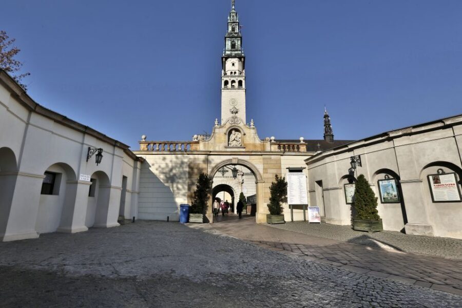 From Krakow: Czestochowa - The Black Madonna - Leaving Krakow: Transport That Doubles as Pre-Context