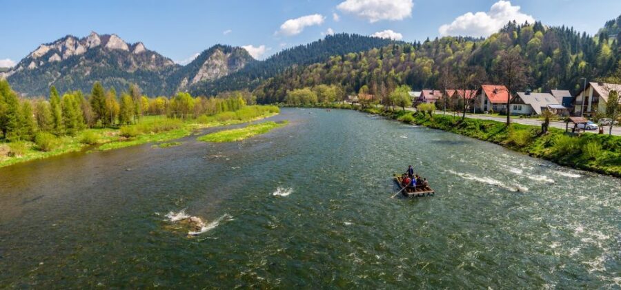 From Krakow: Dunajec River Rafting with Thermal Baths option - Language, group size, and the practical realities