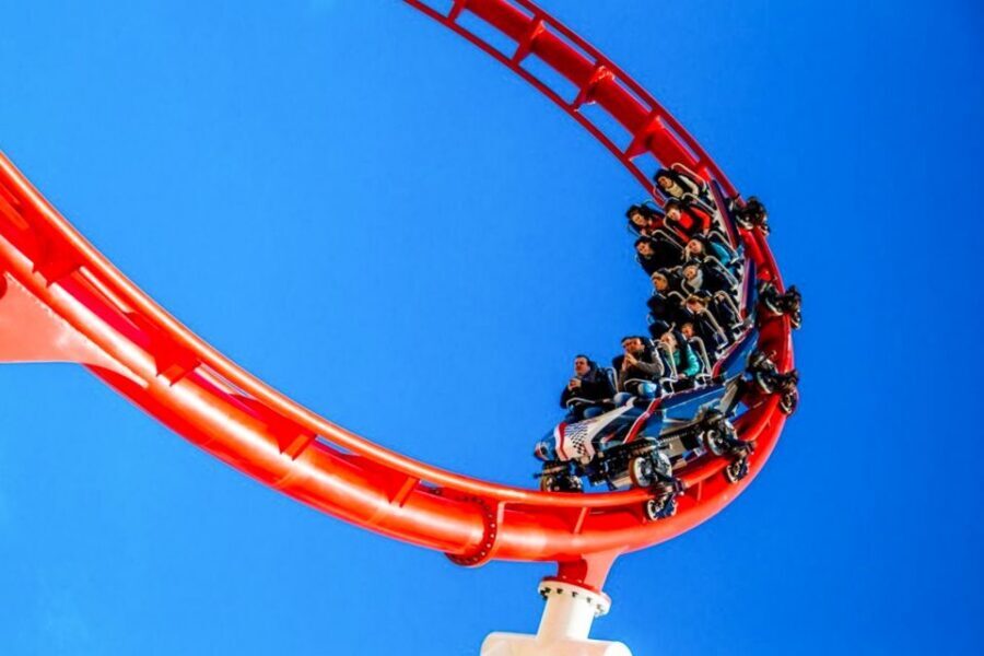 From Kraków: Energylandia Amusement Park Transfer and Entry - Winter Season Special: seasonal fun alongside the classics