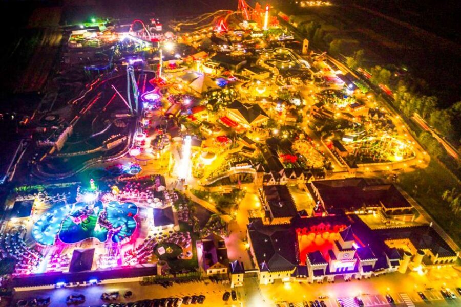 From Kraków: Energylandia Amusement Park Transfer and Entry - Food and timing: how to eat without breaking your rhythm