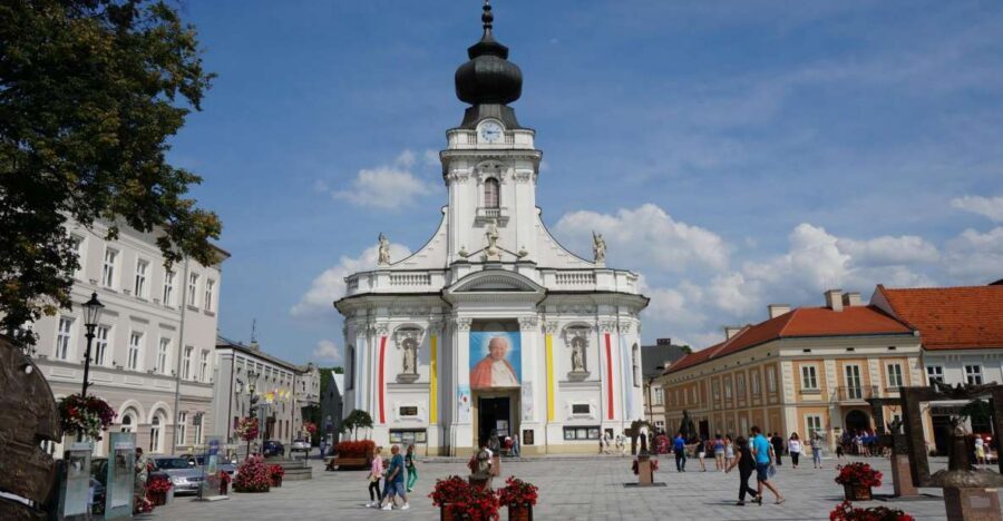 From Krakow: Full-Day Wadowice & Czestochowa Tour - The John Paul II Museum: 90 minutes that actually fit the day