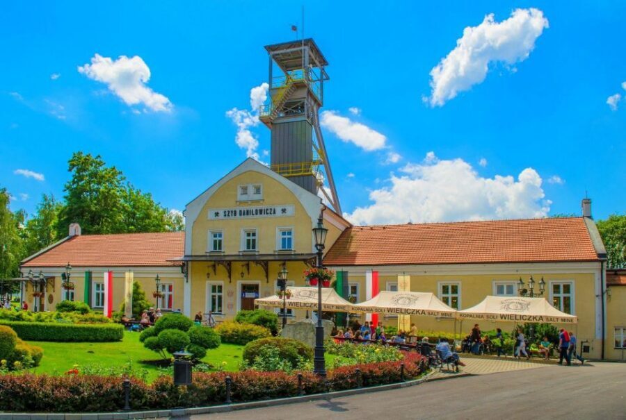 From Krakow: Guided Wieliczka Salt Mine Tour - Round-trip flow inside 4 hours: how the timing works