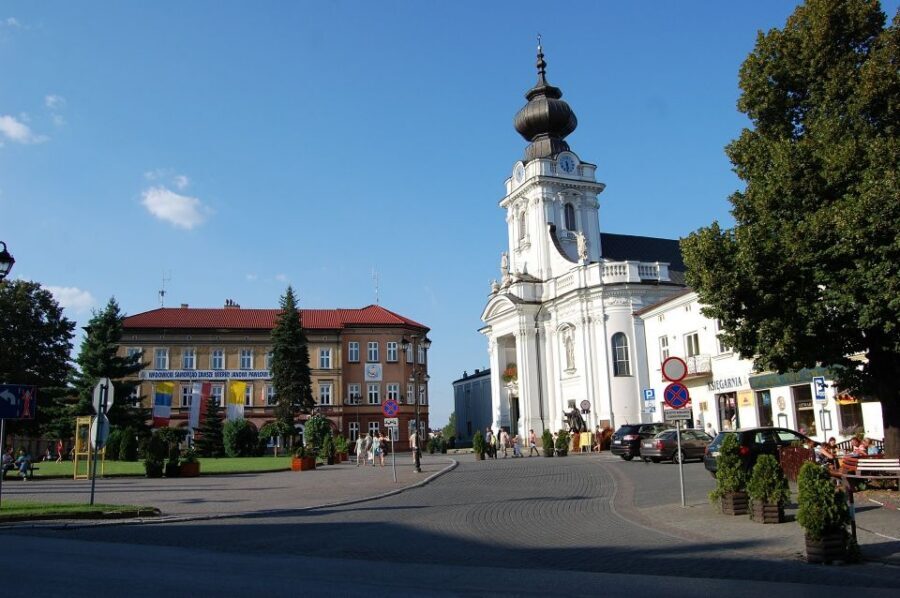 From Krakow: John Paul II Full Day Tour - Private Transport - Why Wadowice, Kalwaria Zebrzydowska, and Łagiewniki work as one day