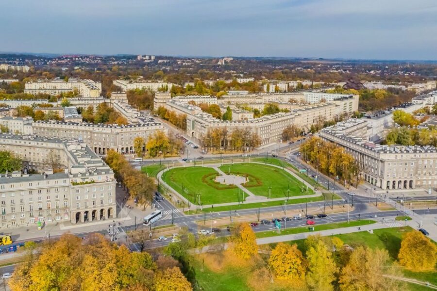 From Krakow: Nowa Huta Premium Tour - From your hotel pickup to Plac Centralny’s big-picture lesson