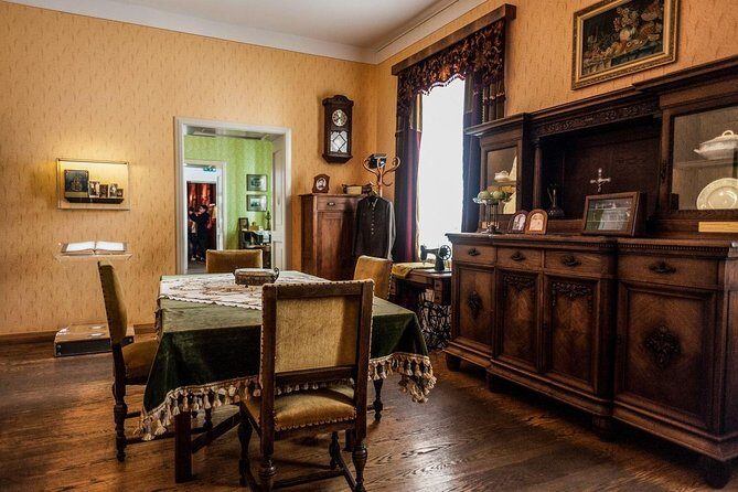 From Krakow: The Black Madonna of Czestochowa & John Paul II Family Home - Getting from Krakow: pickup, drive time, and the 10-hour rhythm