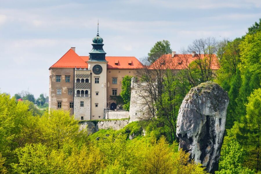 From Krakow: Trail of the Eagles’ Nests Day Tour - Pieskowa Skała: The Courtyard, the Tower, and Why It’s Worth Your Legs