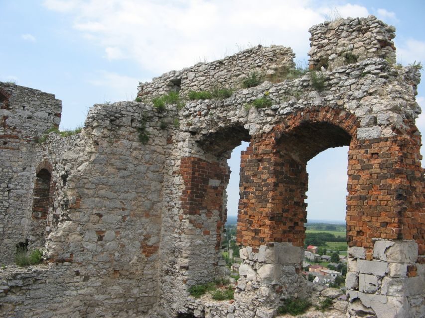 From Krakow: Trail of the Eagles’ Nests Day Tour - Small-Group Comfort: Why It Matters at Castles