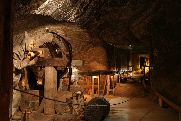 From Kraków: Wieliczka Salt Mine Guided Tour with Transport - Wieliczka’s Underground World: 15 Million Years of Salt, Plus UNESCO Status