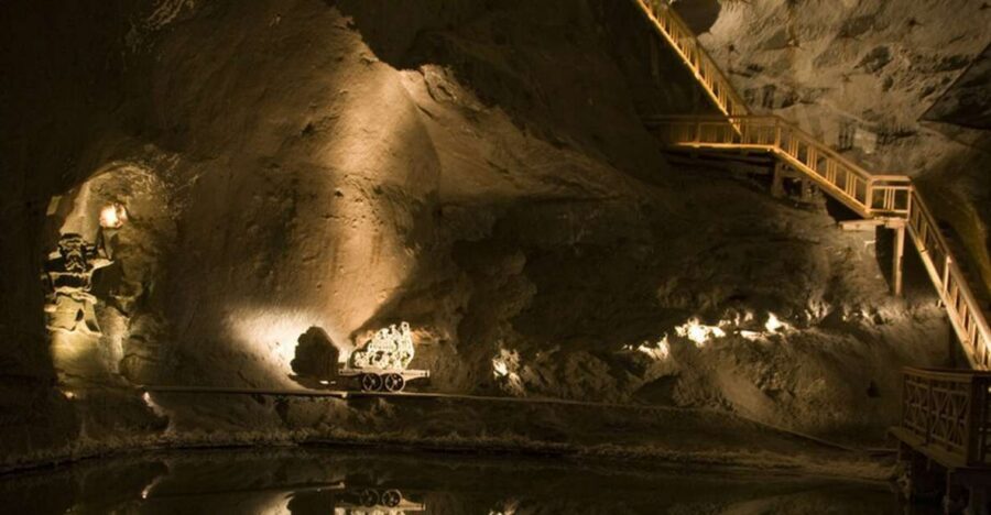 From Krakow: Wieliczka Salt Mine Tourist Route - The descent: 800 steps, 14–16°C air, and what to do before you go