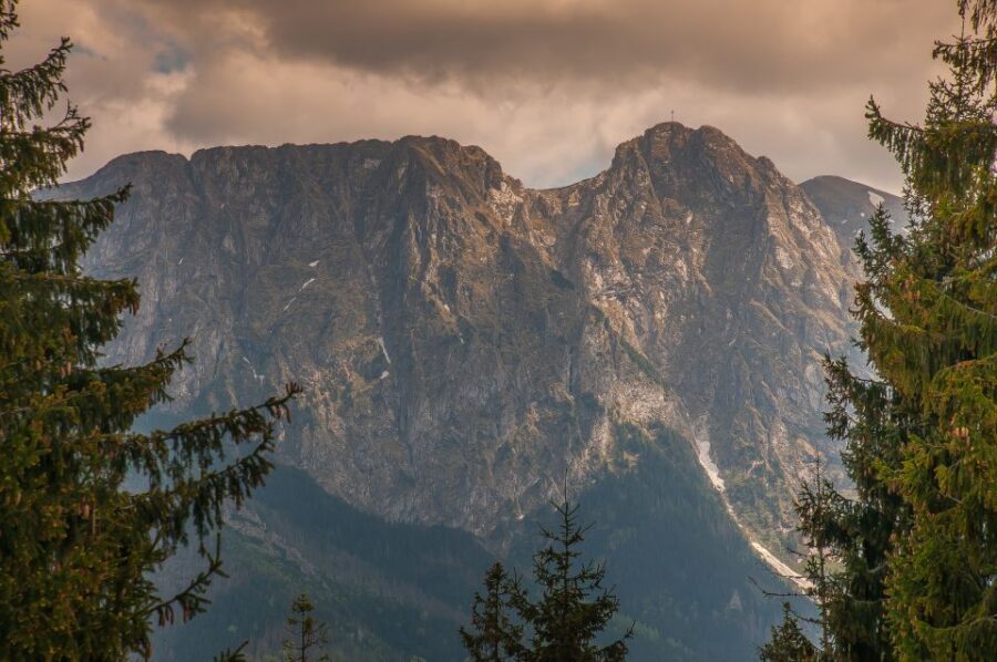 From Krakow: Zakopane and Dunajec River Rafting Tour - Krupowki Street bazar time and the Chocholow wooden-house look