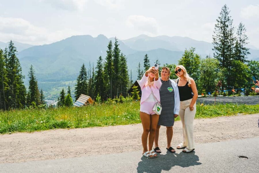 From Kraków: Zakopane & Chochołów A Wooden Jewel of Podhale - Gubałówka funicular to cable car: the mountain views you can time correctly