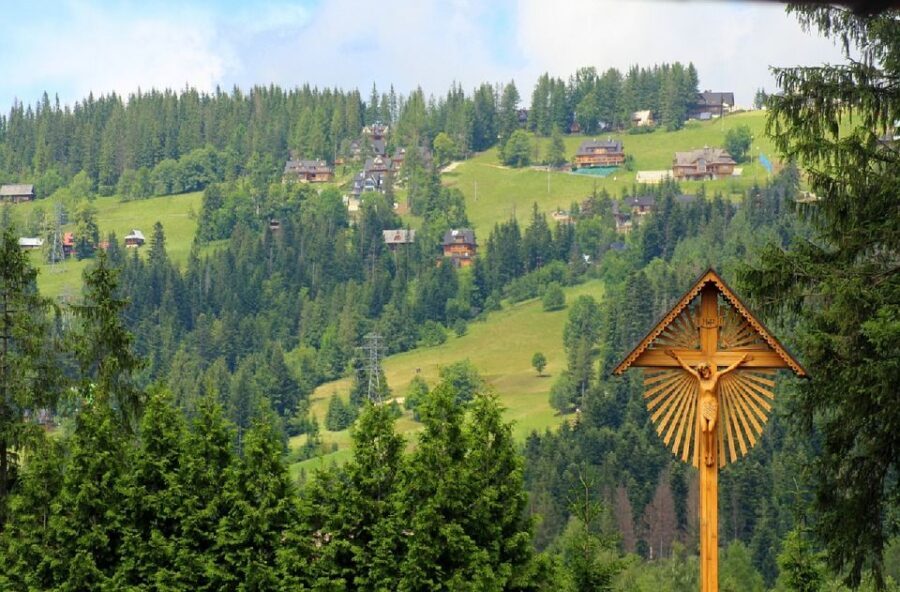 From Krakow: Zakopane Full-Day Tour with Lunch Option - Riding the Gubałówka funicular: the hilltop view that justifies the whole trip