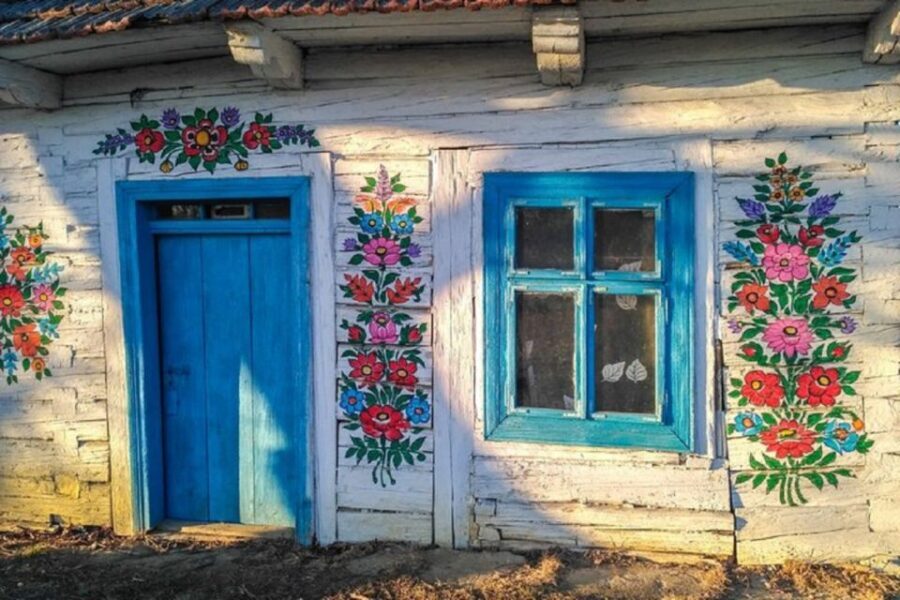From Krakow: Zalipie and Painted Village Guided Tour - Photos, Birds, Bees, and That Painted-Church Feeling