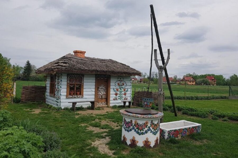 From Krakow: Zalipie and Painted Village Guided Tour - Meeting Your Guide-Driver and Getting Your Bearings Fast