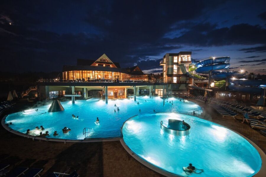 From Zakopane: Chocholow Thermal Baths with Hotel Transfers - Your 3 hours inside: pools, jacuzzis, saunas, and the rhythm of thermal time