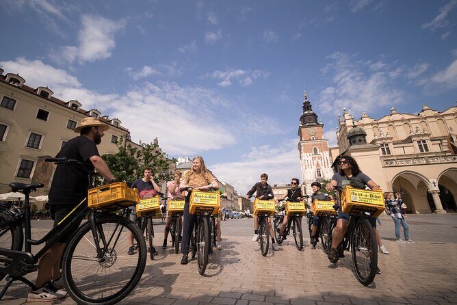 Full Bike Tour - the Old Town, Jewish Qtr & the Ghetto NEW BIKES - The bike-lane views between landmarks: the easy part you’ll remember