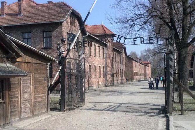 Full-Day Auschwitz and Birkenau Tour from Krakow with Private Transfer - Inside Auschwitz I: What the Guided Circuit Covers