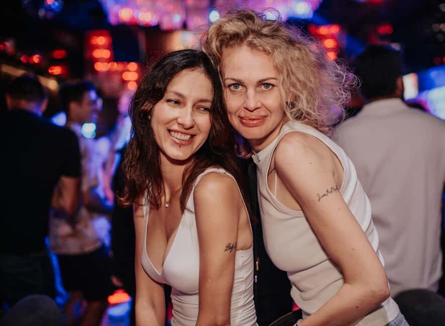 Fun explorers pub Crawl with 1 hour open bar and 3 VIP clubs - Why the guides matter: safety, energy, and smart venue picks