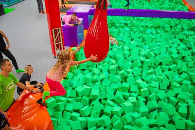 GOjump MEGAPARK Kraków-Sikorki - 1 hour Trampoline Park ticket - A 1-hour trampoline session that’s easy to fit into Kraków