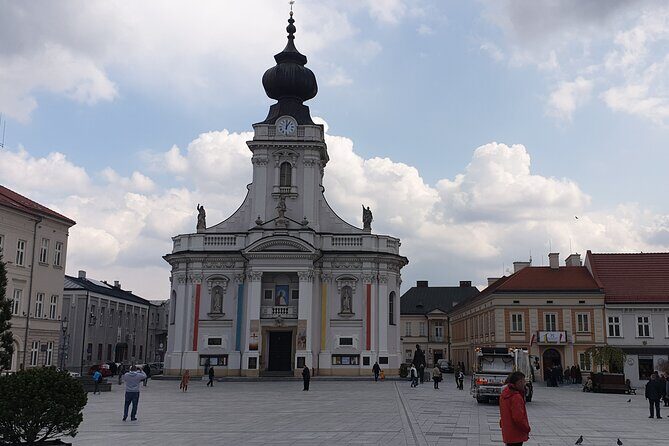 Half-Day John Paul II Route Tour from Krakow - Connecting Back to Krakow: The John Paul II Center Piece