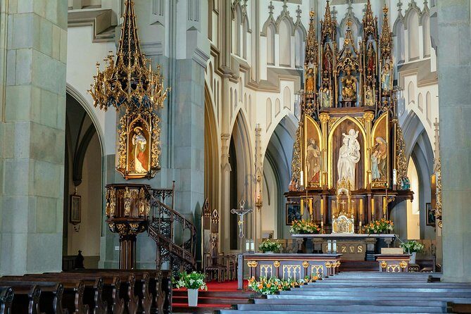 Highlights & Hidden Gems of Krakow - Starting at plac Jana Matejki: where the route starts and why it helps