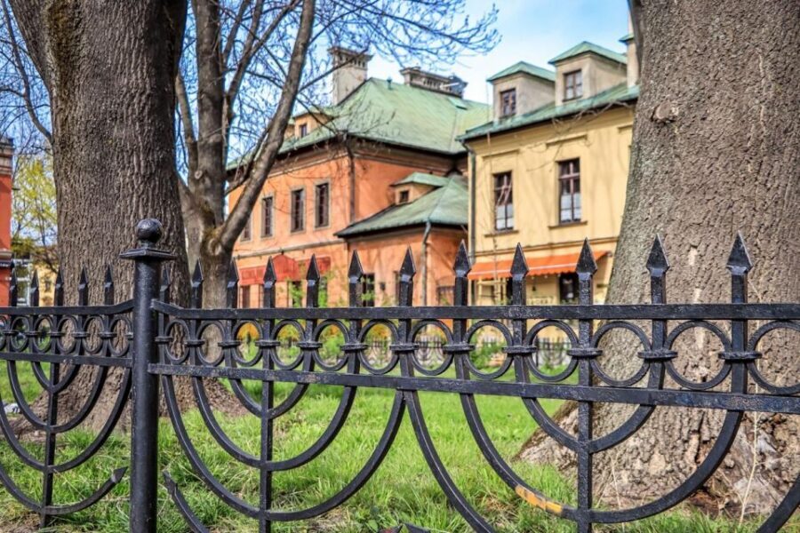 Jewish Krakow Walking Tour in English - Kazimierz: the surviving synagogues you can still see