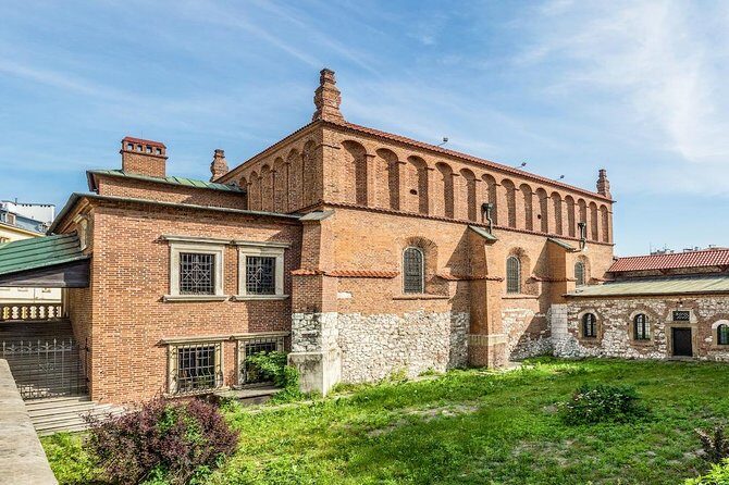 Jewish Quarter Kazimierz Guided Walking Tour in Krakow - Stara Synagoga Museum stop: Poland’s oldest preserved synagogue