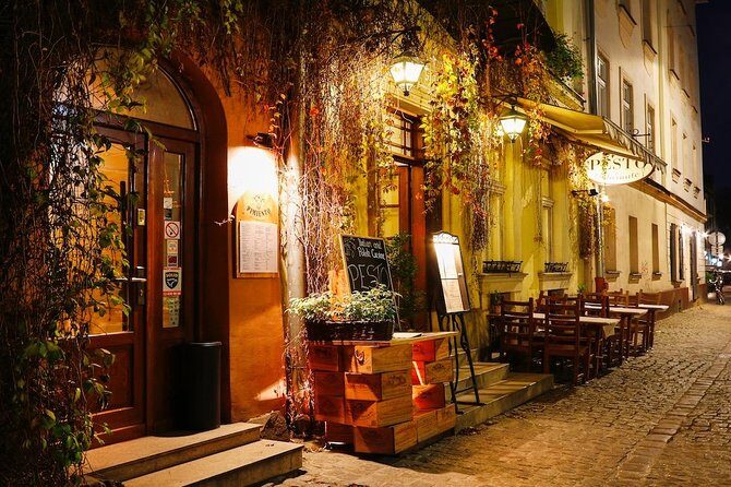 Jewish Quarter Kazimierz Guided Walking Tour in Krakow - Stop 1 on Szeroka Street: the old core you can see instantly